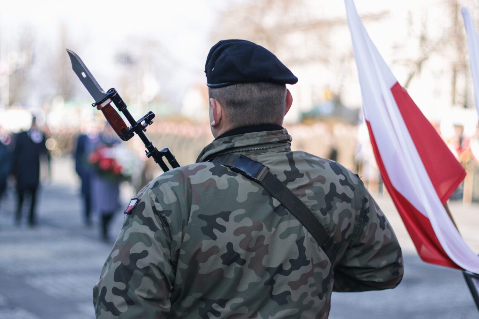 Dezercja – znaczenie, konsekwencje prawne i historia samowolnego porzucenia służby wojskowej dezercja