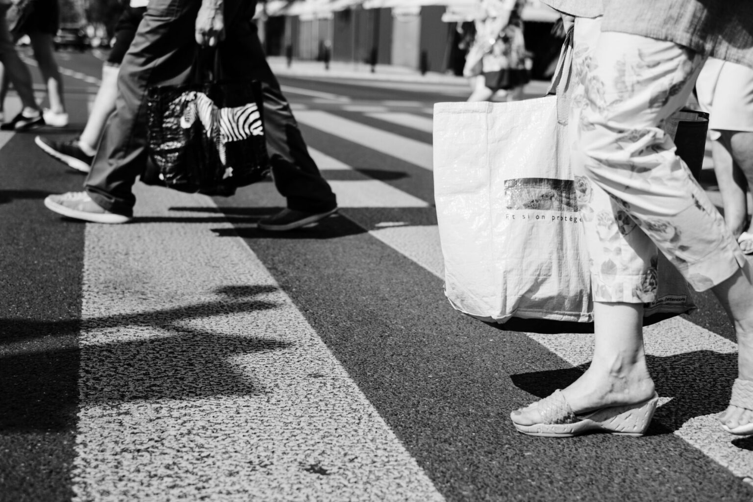 Przejście dla pieszych – zasady, pierwszeństwo, oznakowanie i bezpieczeństwo na drodze przejście dla pieszych