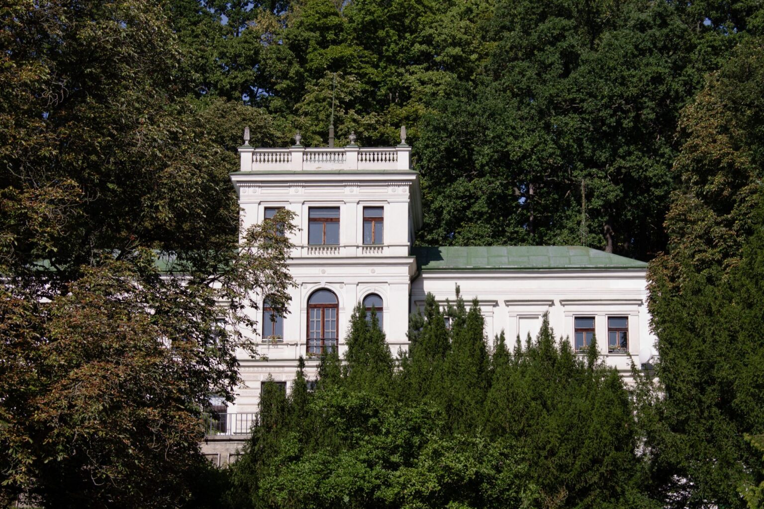Pałac Saski – historia, zniszczenie i odbudowa jednego z najważniejszych symboli Warszawy pałac saski